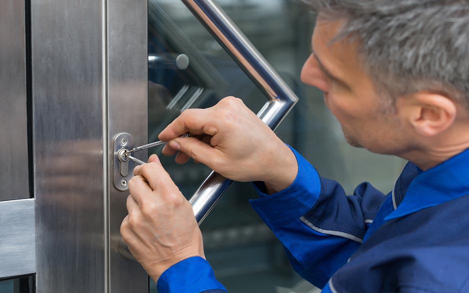 changer serrure garage Paris